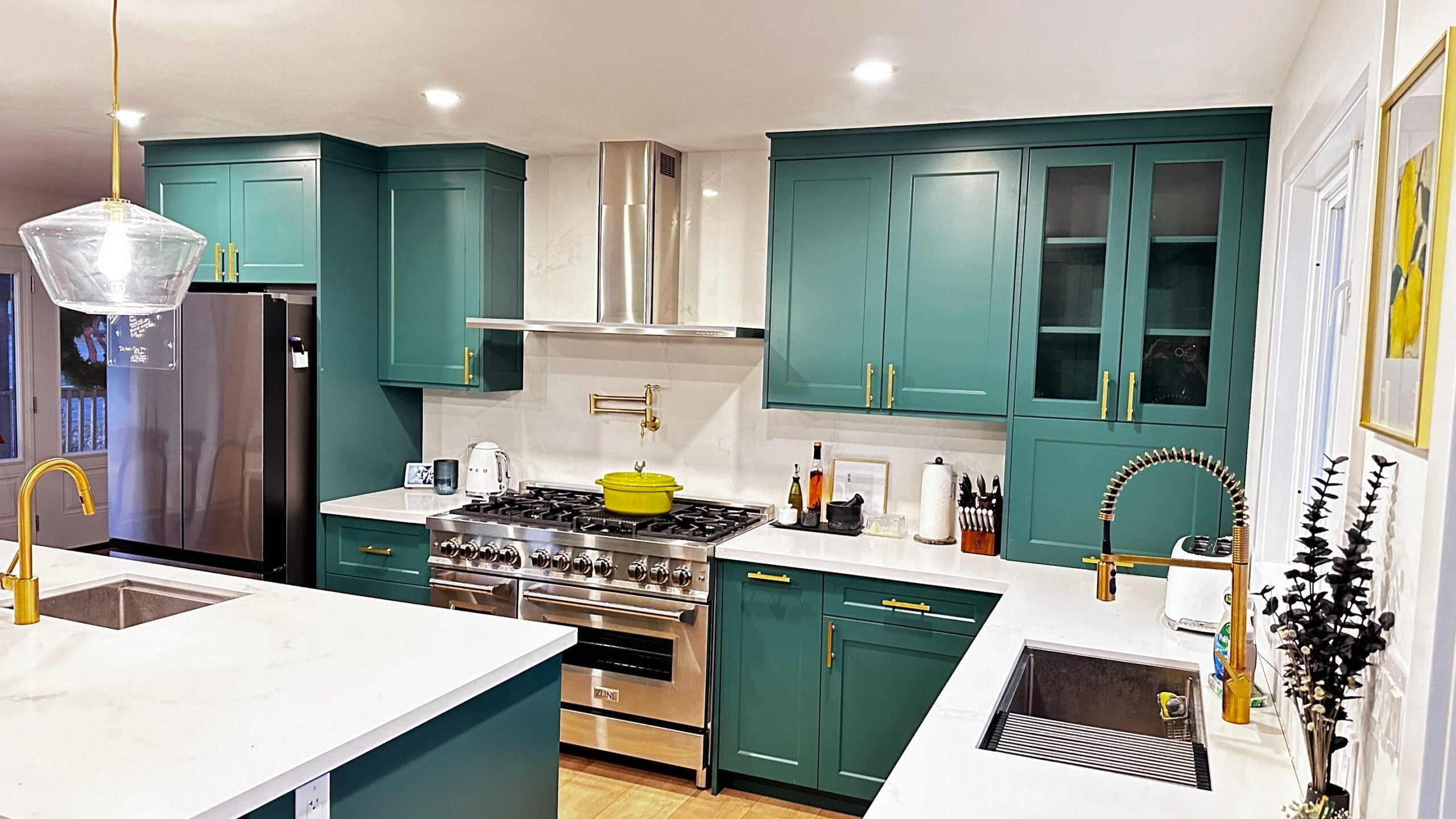 Durham Region custom kitchen with island and quartz counters