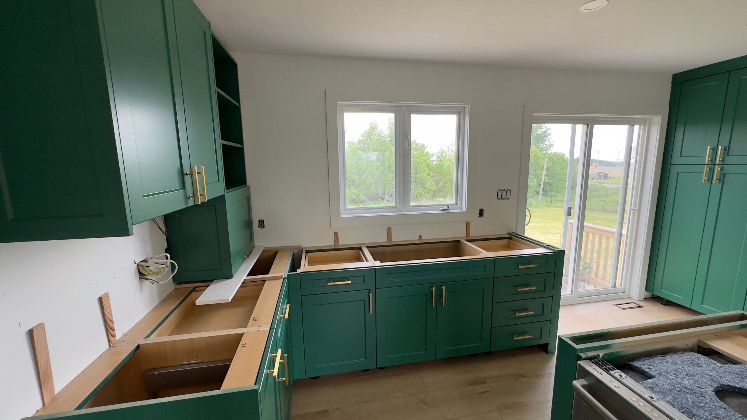 Recycle and garbage pull-out install