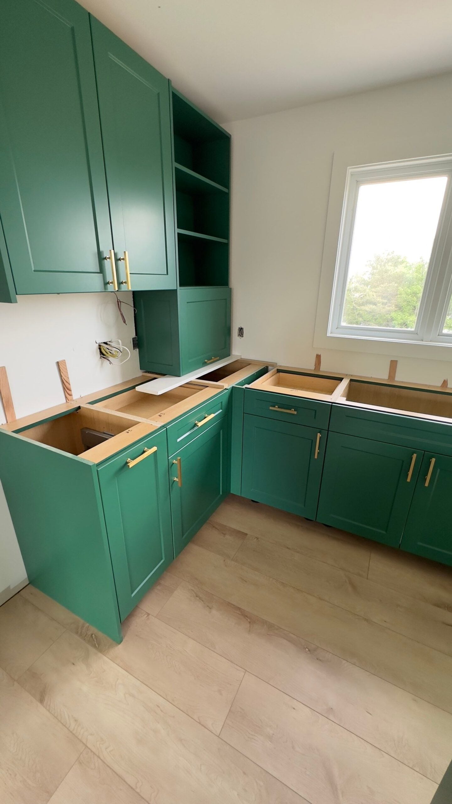 Near-complete emerald kitchen install
